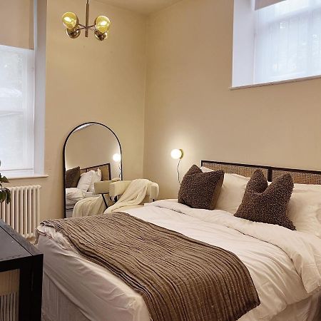 Luxury 2 Bedroom Flat In Central トッドモーデン エクステリア 写真
